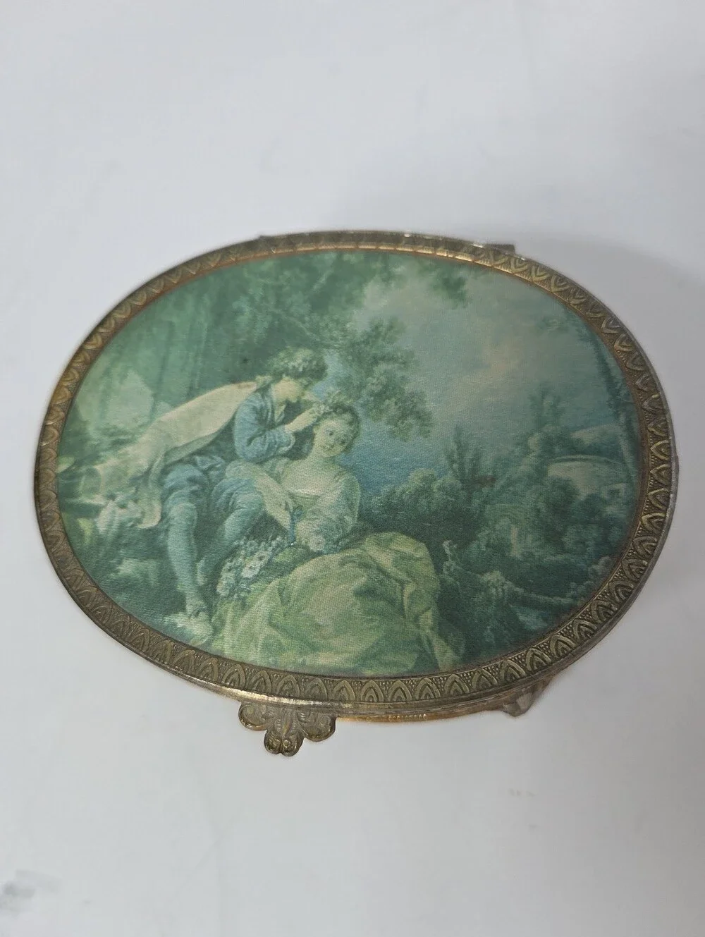 Boucher decorative oval